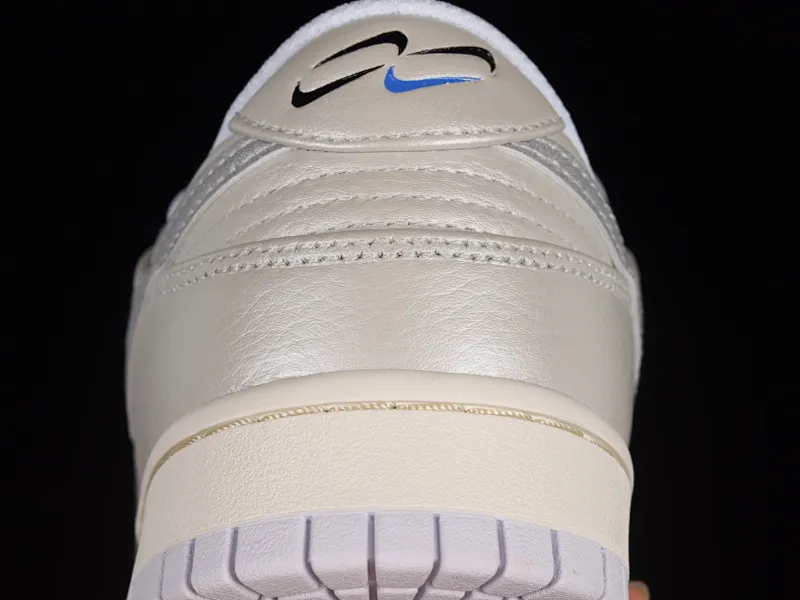 All Categories Nk SB Dunk Series Nk SB Dunk Low Low-top sneakers F version Nk Dunk Low "Metallic Silver" Metallic silver SB low-top sports and leisure sneakers DX3197-095